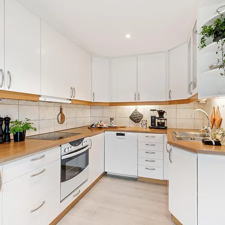 Holiday home Lovely Townhouse With Nice View Alesund